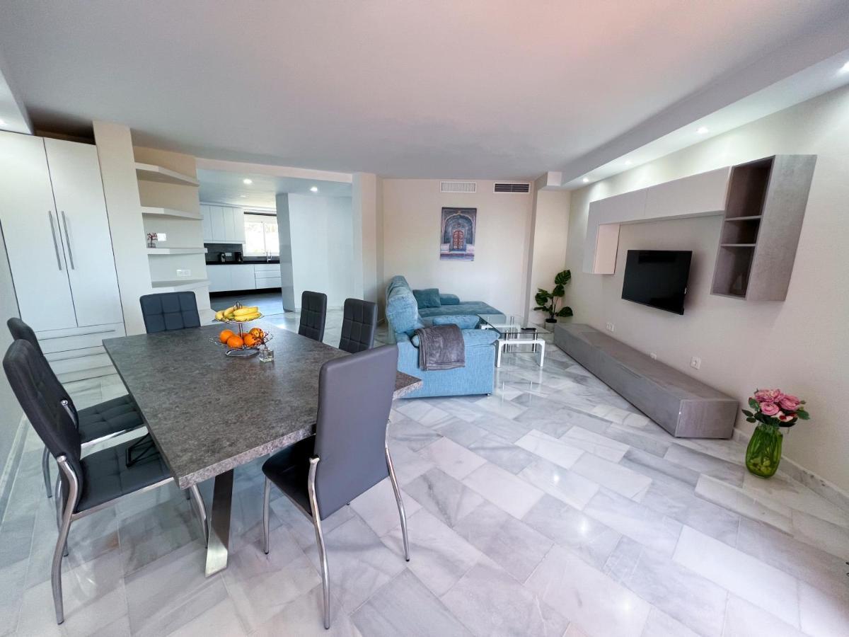 Luxury Three Bedroom Apartment At Estepona Exteriér fotografie