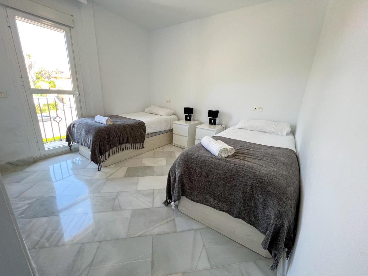 Luxury Three Bedroom Apartment At Estepona Exteriér fotografie