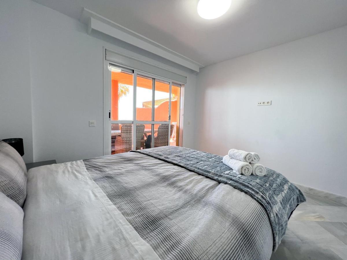 Luxury Three Bedroom Apartment At Estepona Exteriér fotografie