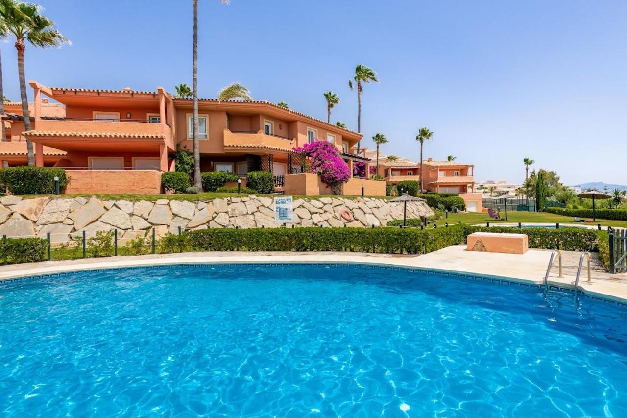 Luxury Three Bedroom Apartment At Estepona Exteriér fotografie